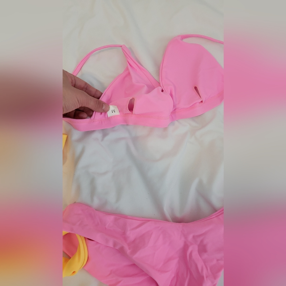 Bathing suits - Picture 3 of 4